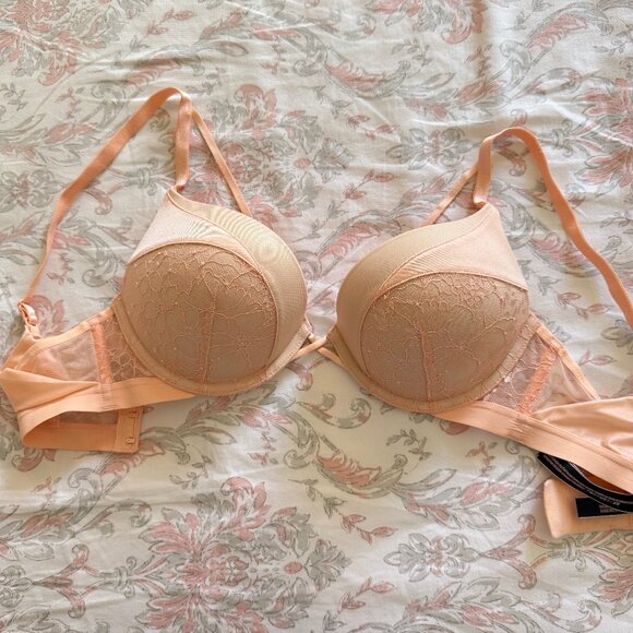 Victoria's Secret Bombshell Bra [34B] - Picture 1 of 4